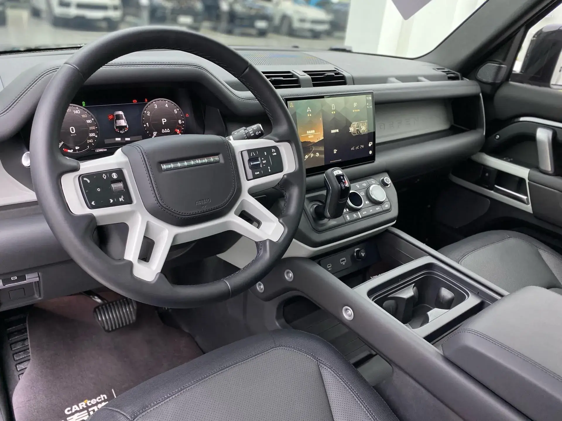 2024 LAND ROVER thumbnail 4