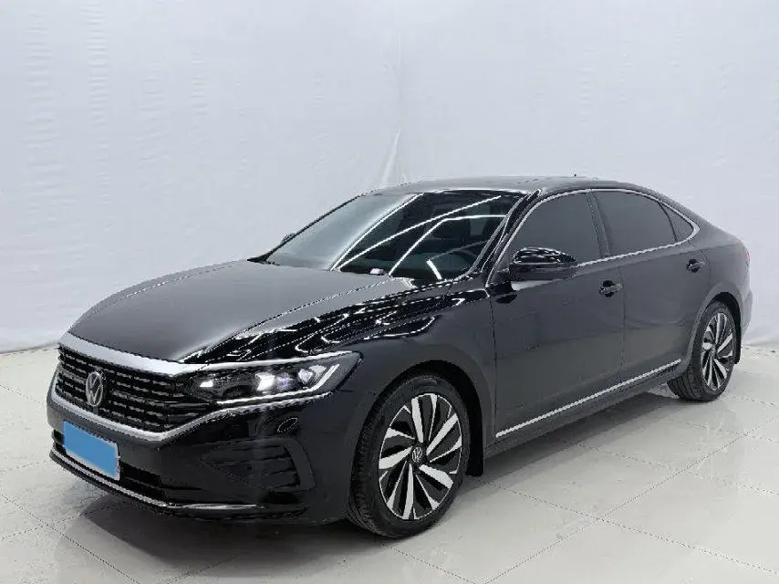2025 VOLKSWAGEN PASSAT view 1