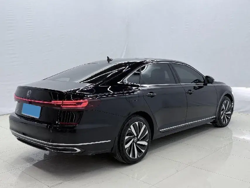 2025 VOLKSWAGEN PASSAT thumbnail 2