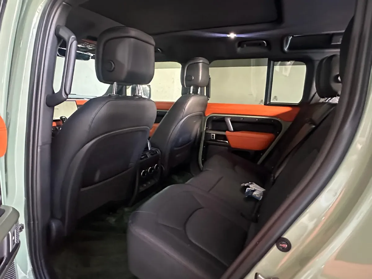 2023 Land Rover Defender 3.0T 400HP L6 8AT,autocango,china used car exporter,china ev exporter,chinese used car exporter,chinese used ev exporter