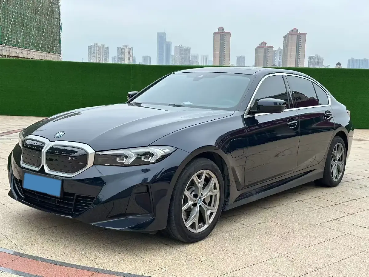 2024 BMW i3 BEV 70KWH