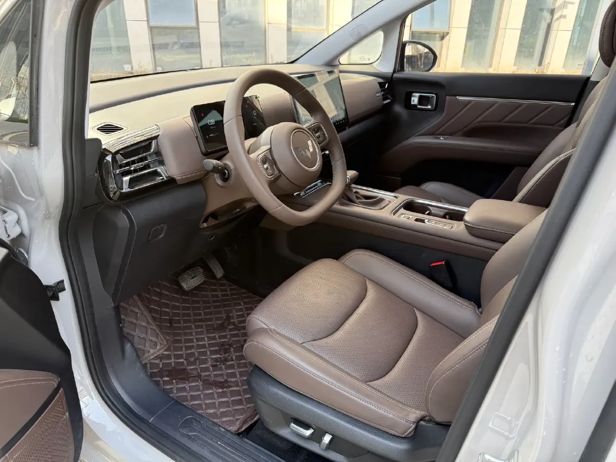 2025 WuLing XingGuang 730 1.5T 177HP L4 CVT,autocango,china used car exporter,china ev exporter,chinese used car exporter,chinese used ev exporter