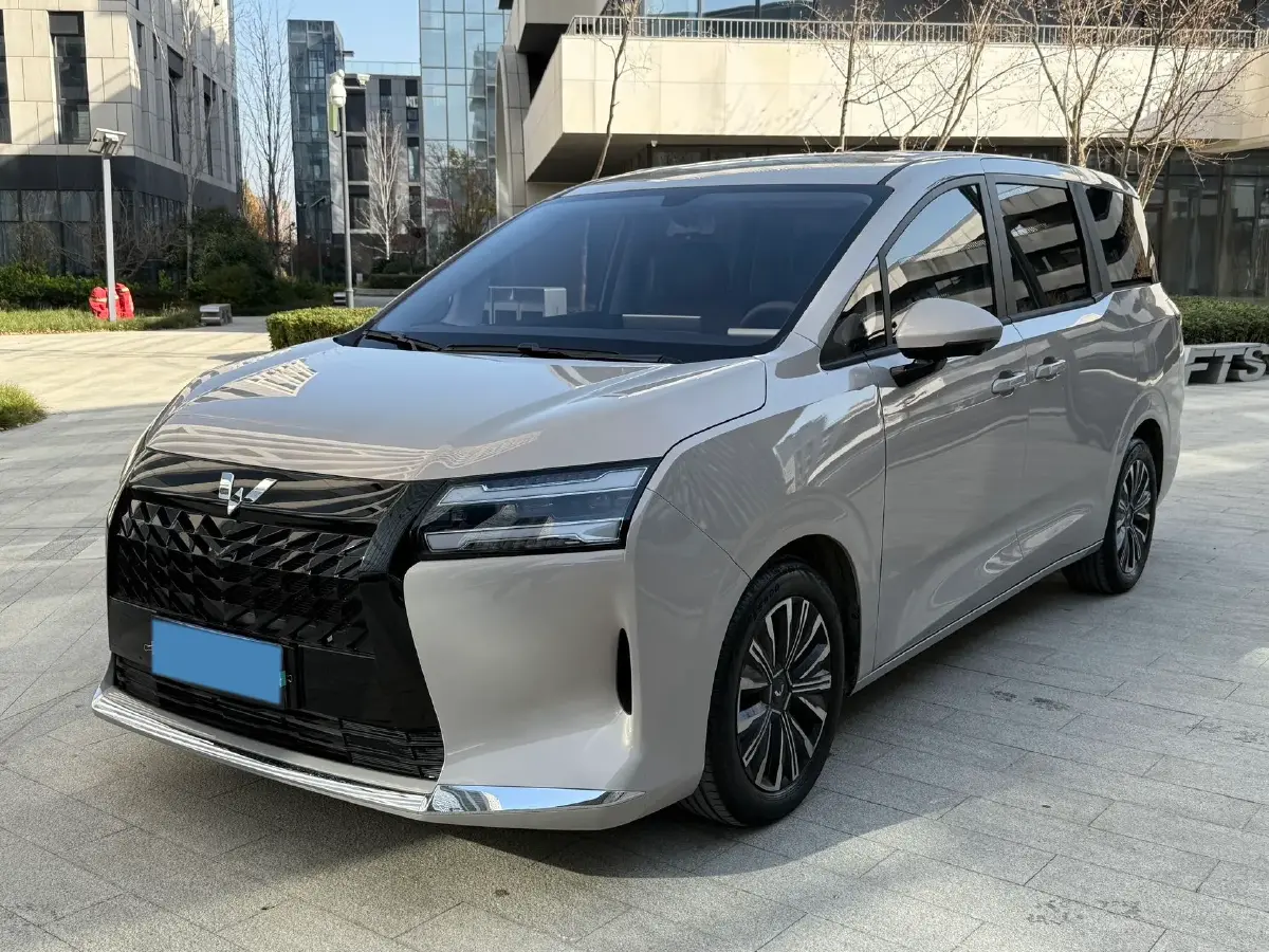 2025 WuLing XingGuang 730 1.5T 177HP L4 CVT