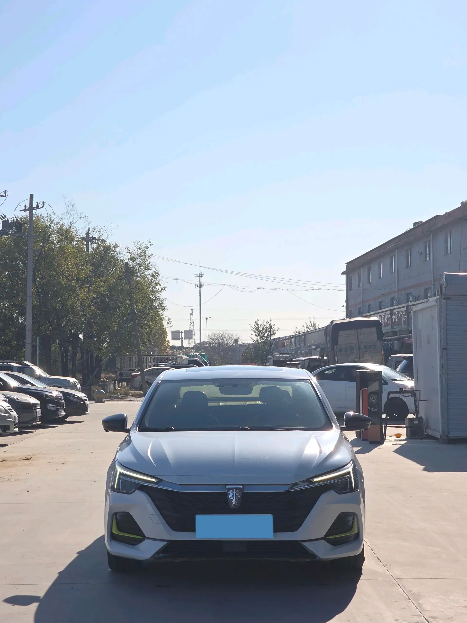 2020 ROEWE I6 thumbnail 2