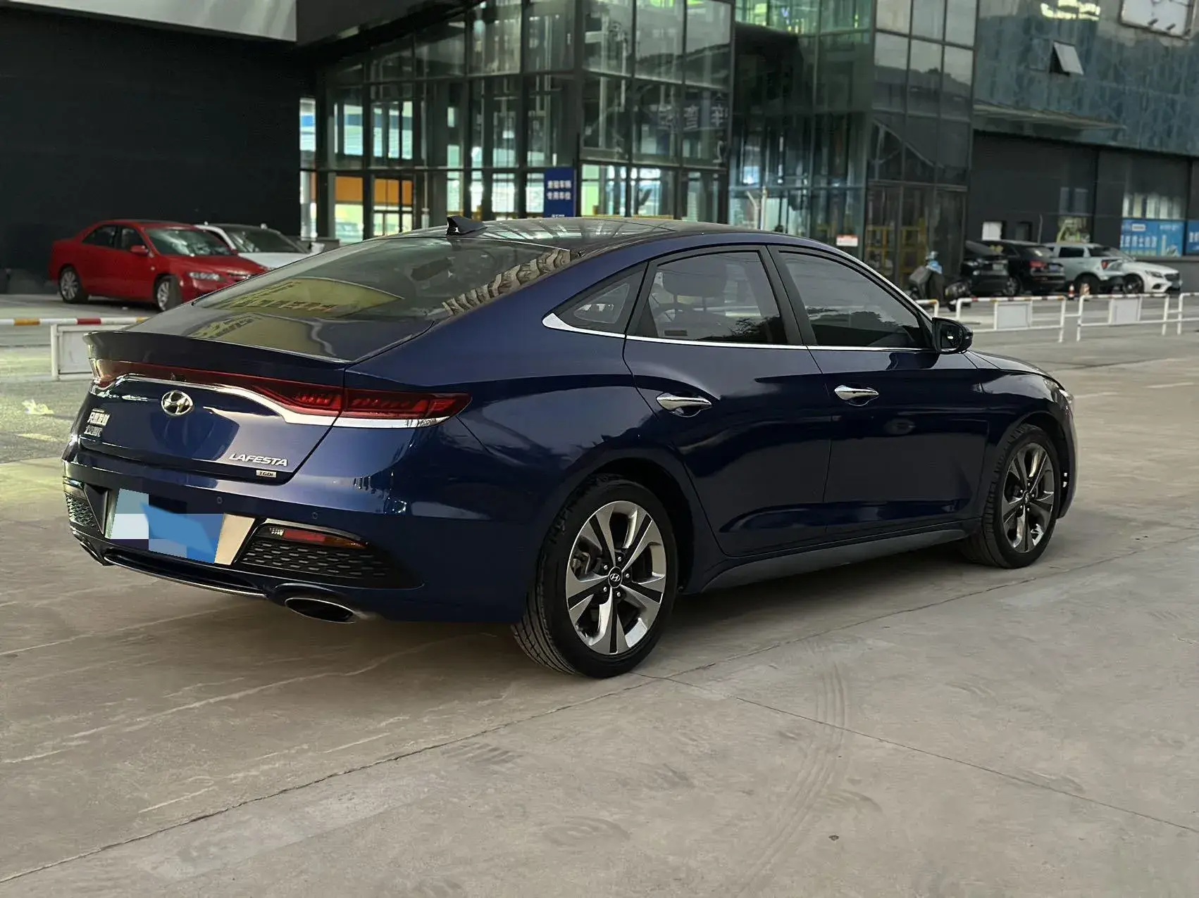 2019 HYUNDAI LA thumbnail 3