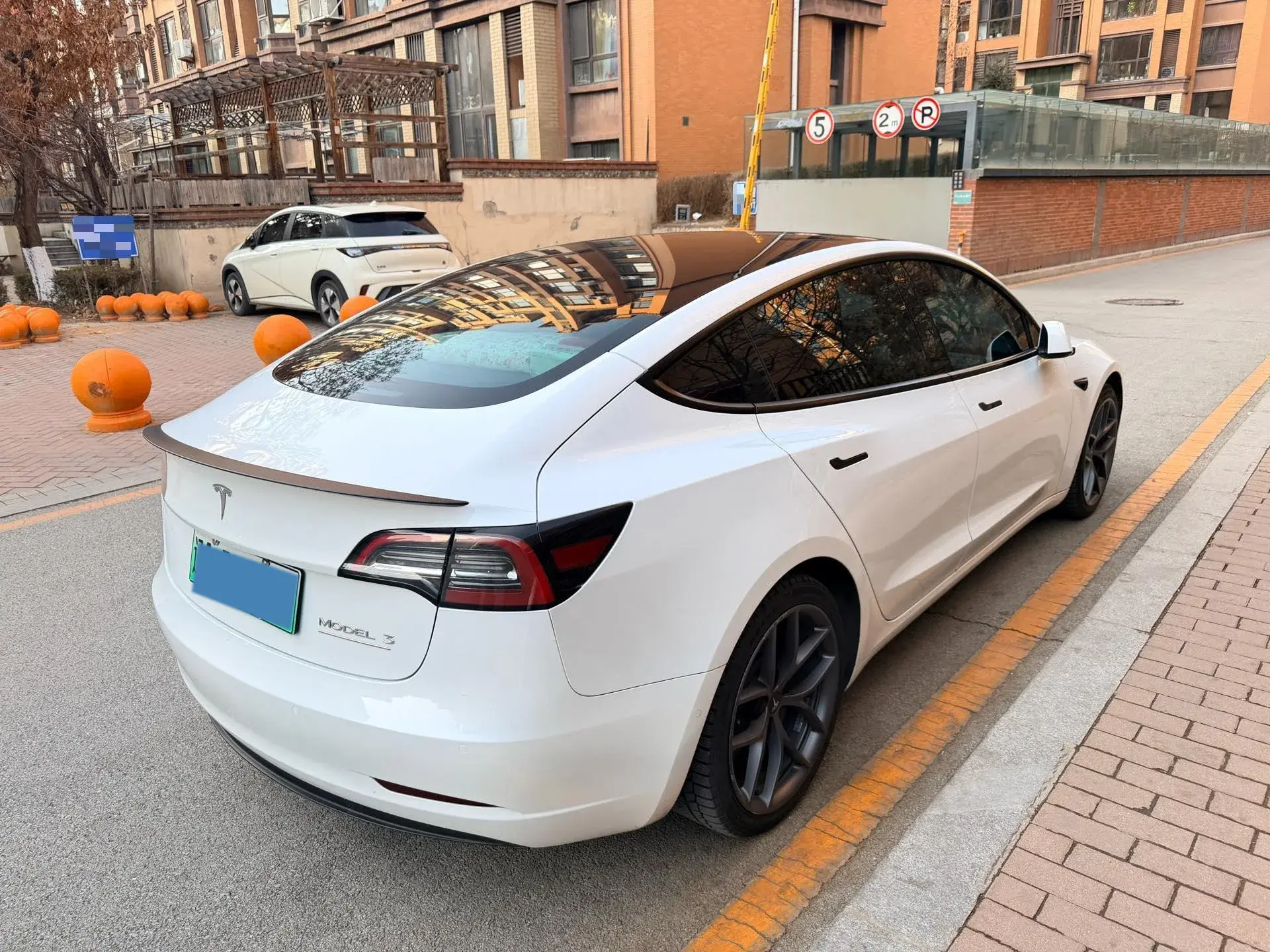 2022 TESLA MODEL thumbnail 4