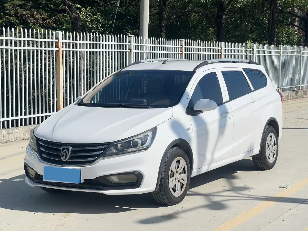 2017 BaoJun 310W 1.5L 112HP L4 6MT
