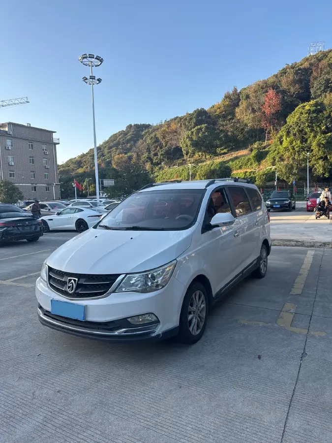 2016 BaoJun 730 1.5L 112HP L4 5MT