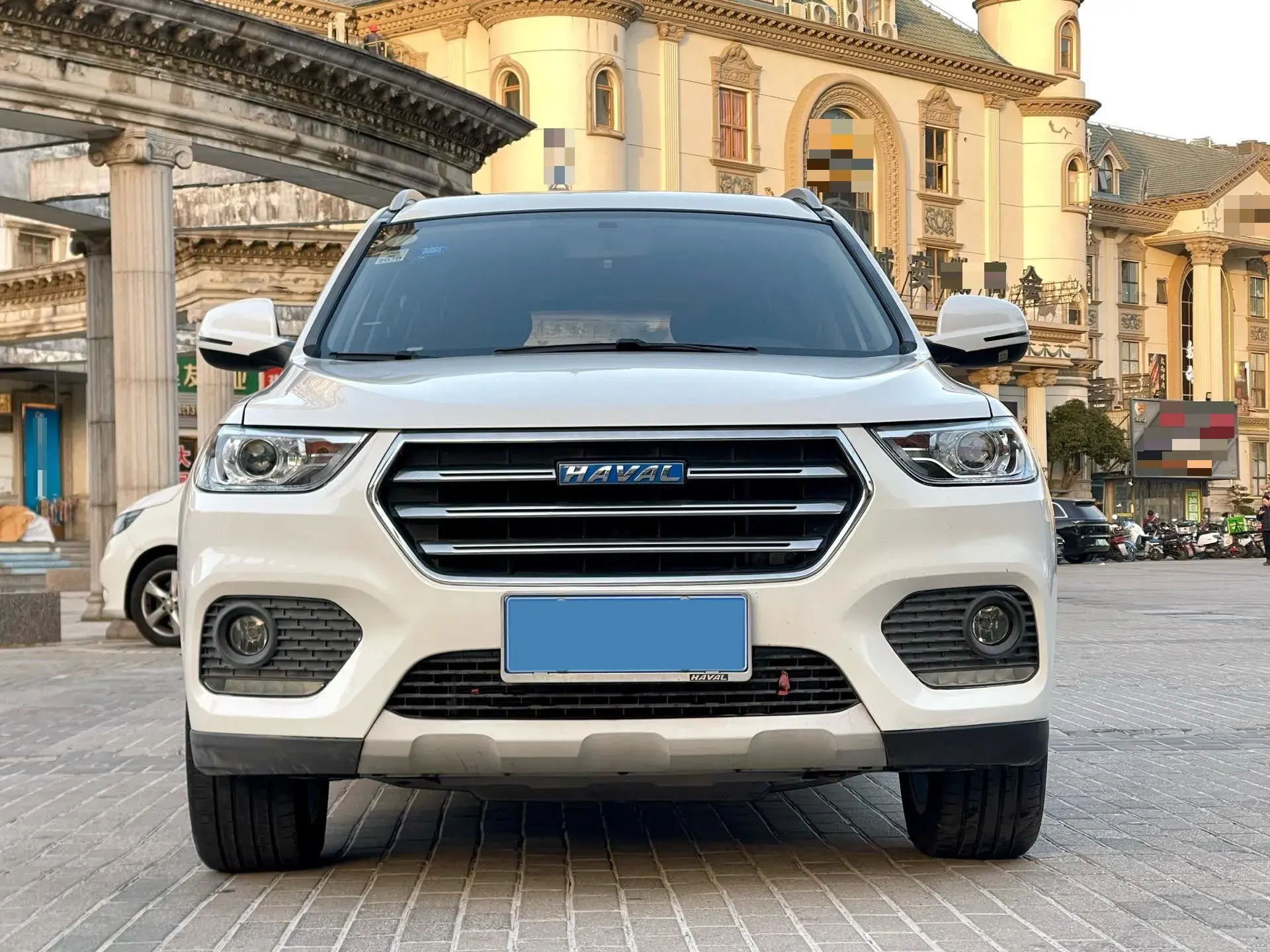 2018 HAVAL H2 thumbnail 2