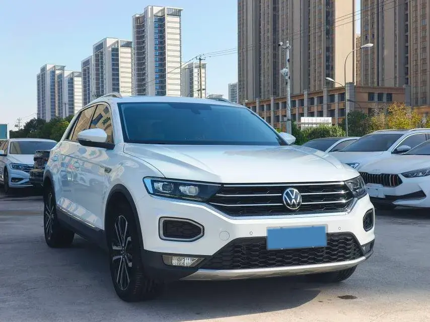 2022 VOLKSWAGEN T-ROC thumbnail 3