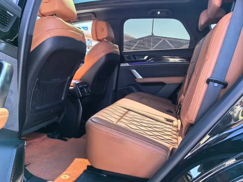 2023 BYD TANG thumbnail 4