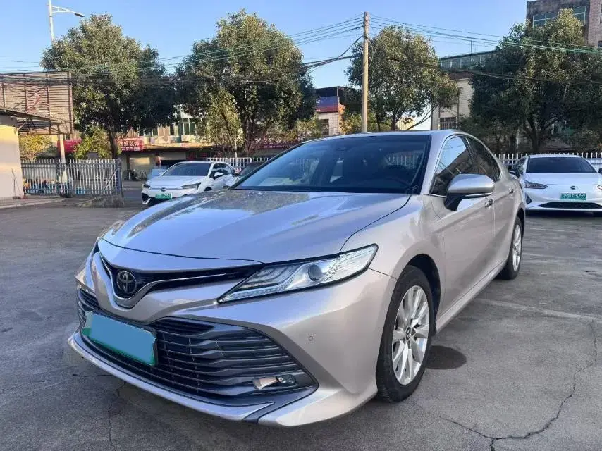 2019 TOYOTA CAMRY view 1