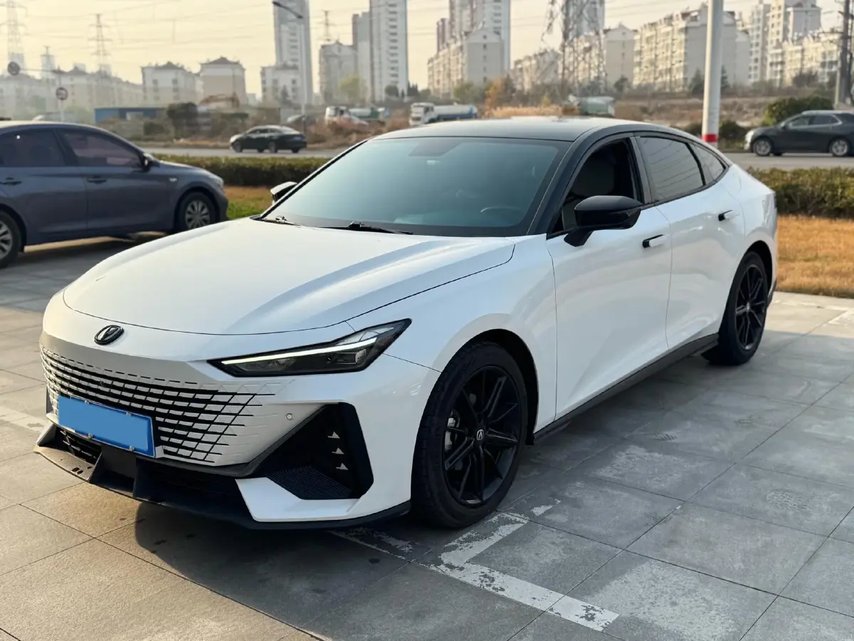 2022 ChangAn UNI-V 1.5T 188HP L4 7DCT