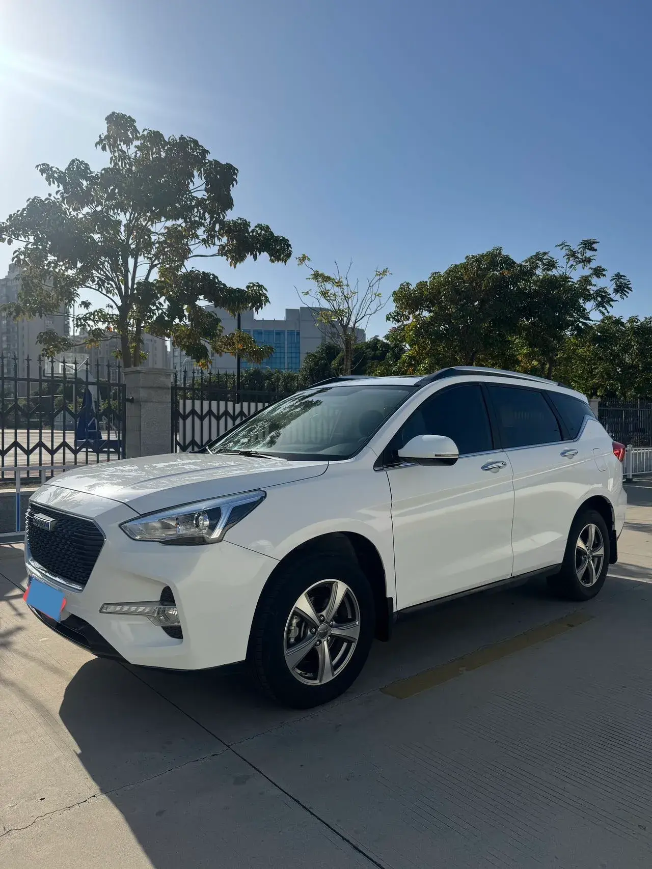 2017 HAVAL M6 view 1