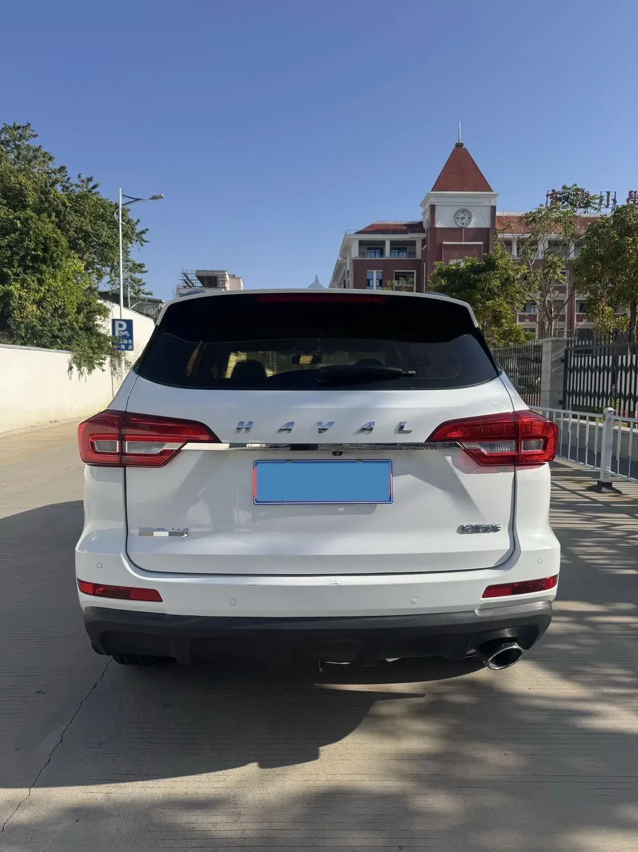 2017 HAVAL M6 thumbnail 3