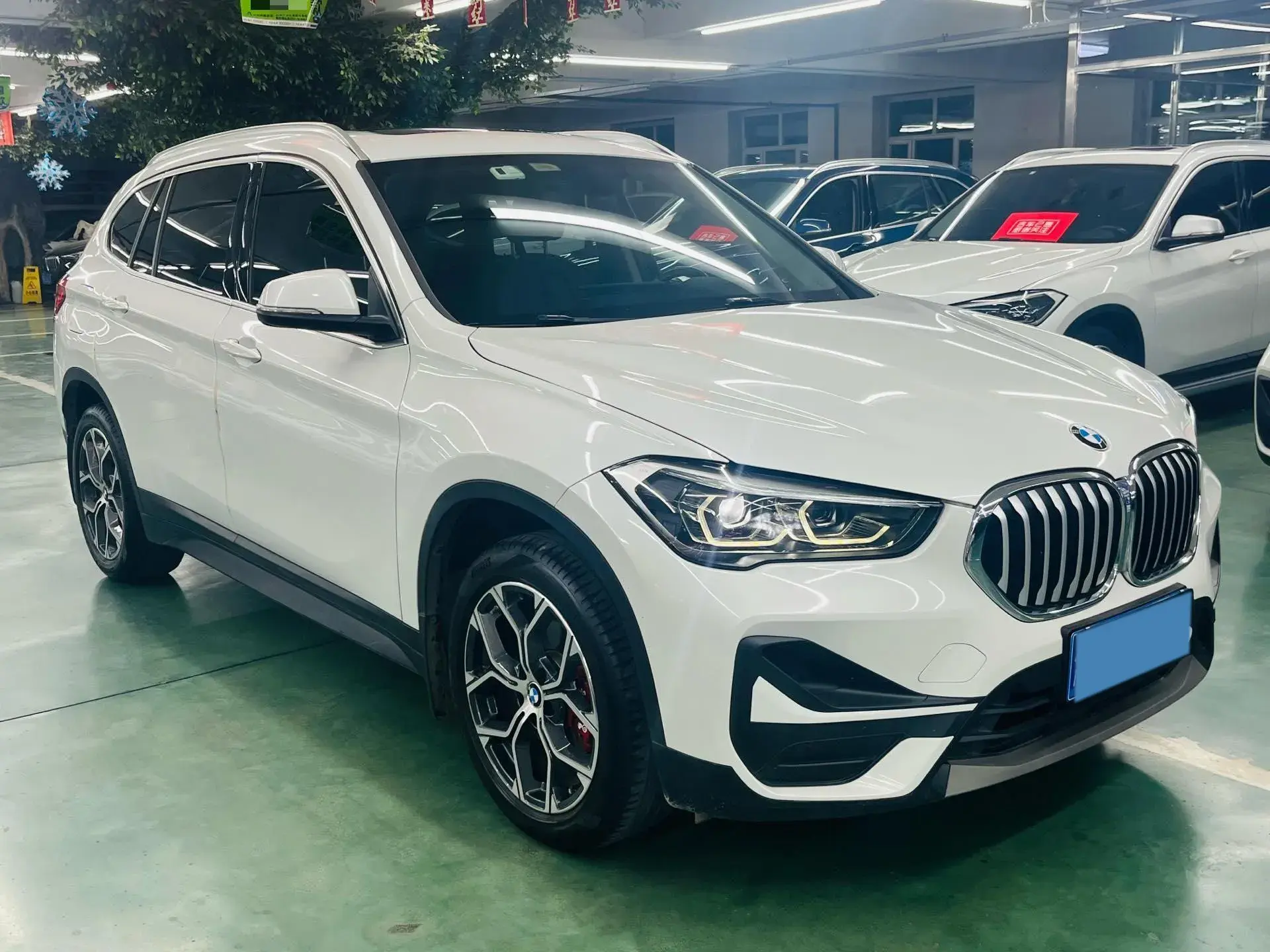 2021 BMW X1 thumbnail 3