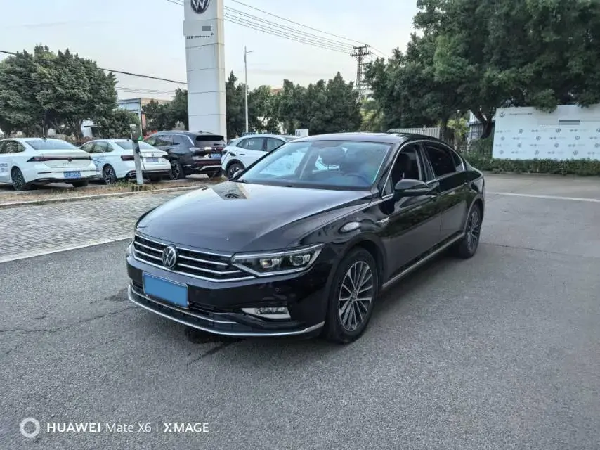 2020 VOLKSWAGEN MAGOTAN view 1