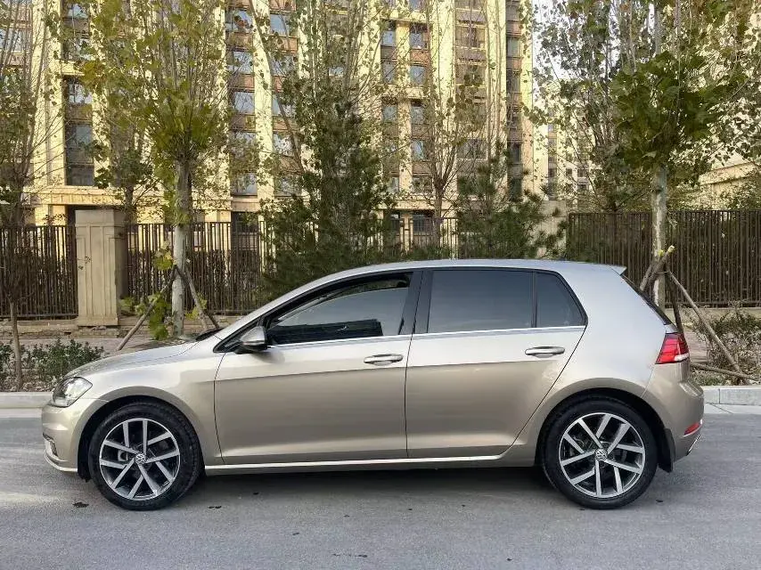 2020 VOLKSWAGEN GOLF thumbnail 2