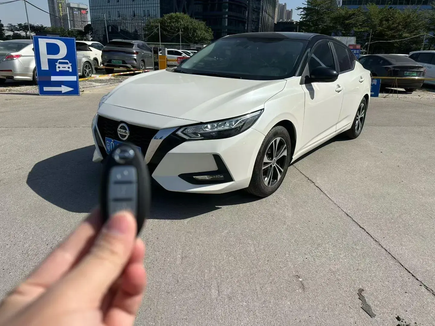 2022 NISSAN SYLPHY view 1