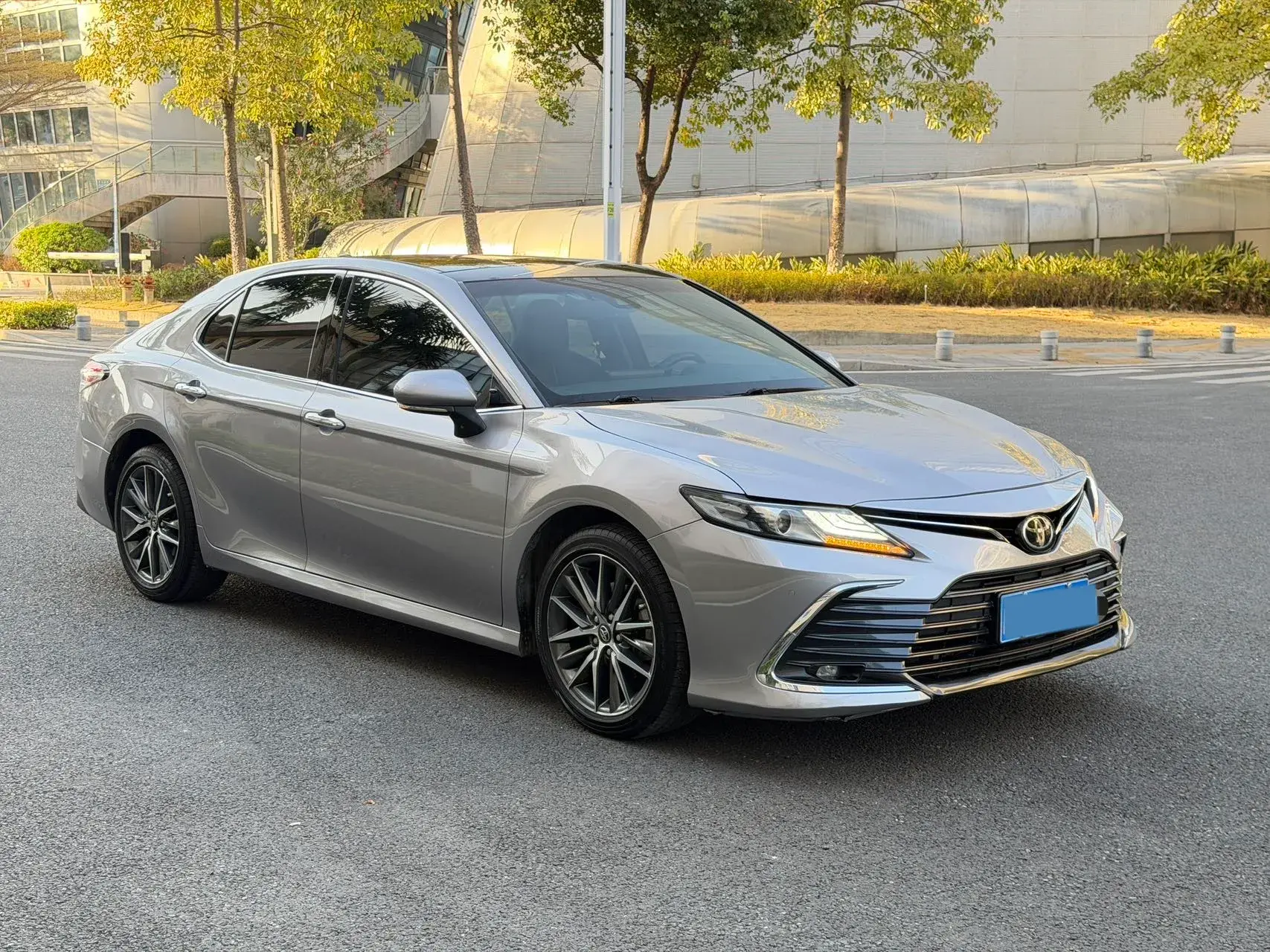 2021 TOYOTA CAMRY thumbnail 3
