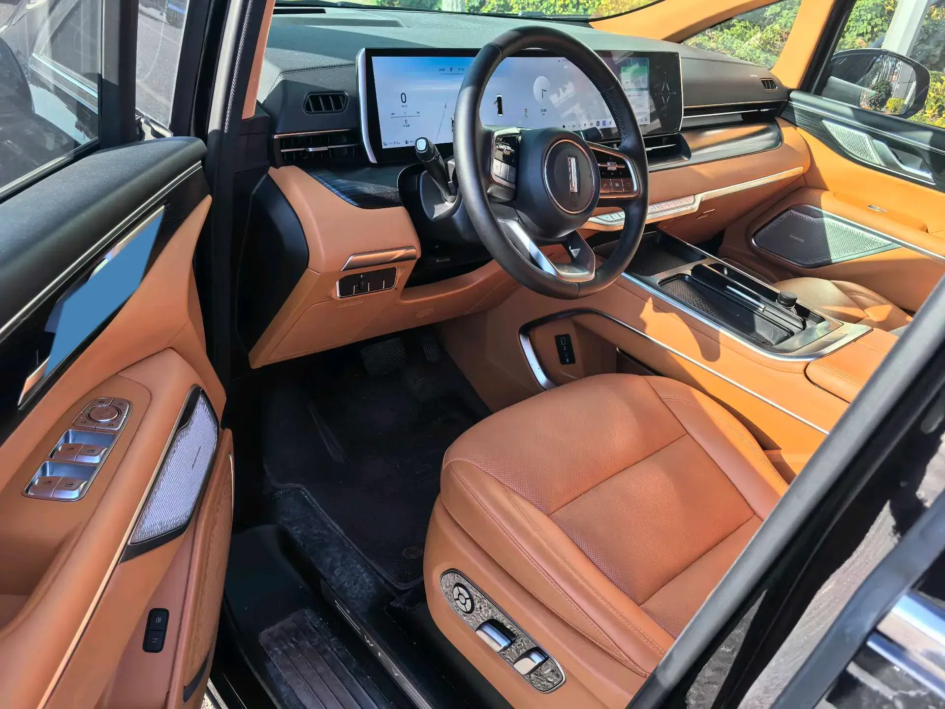 2024 HONGQI HQ9 thumbnail 3