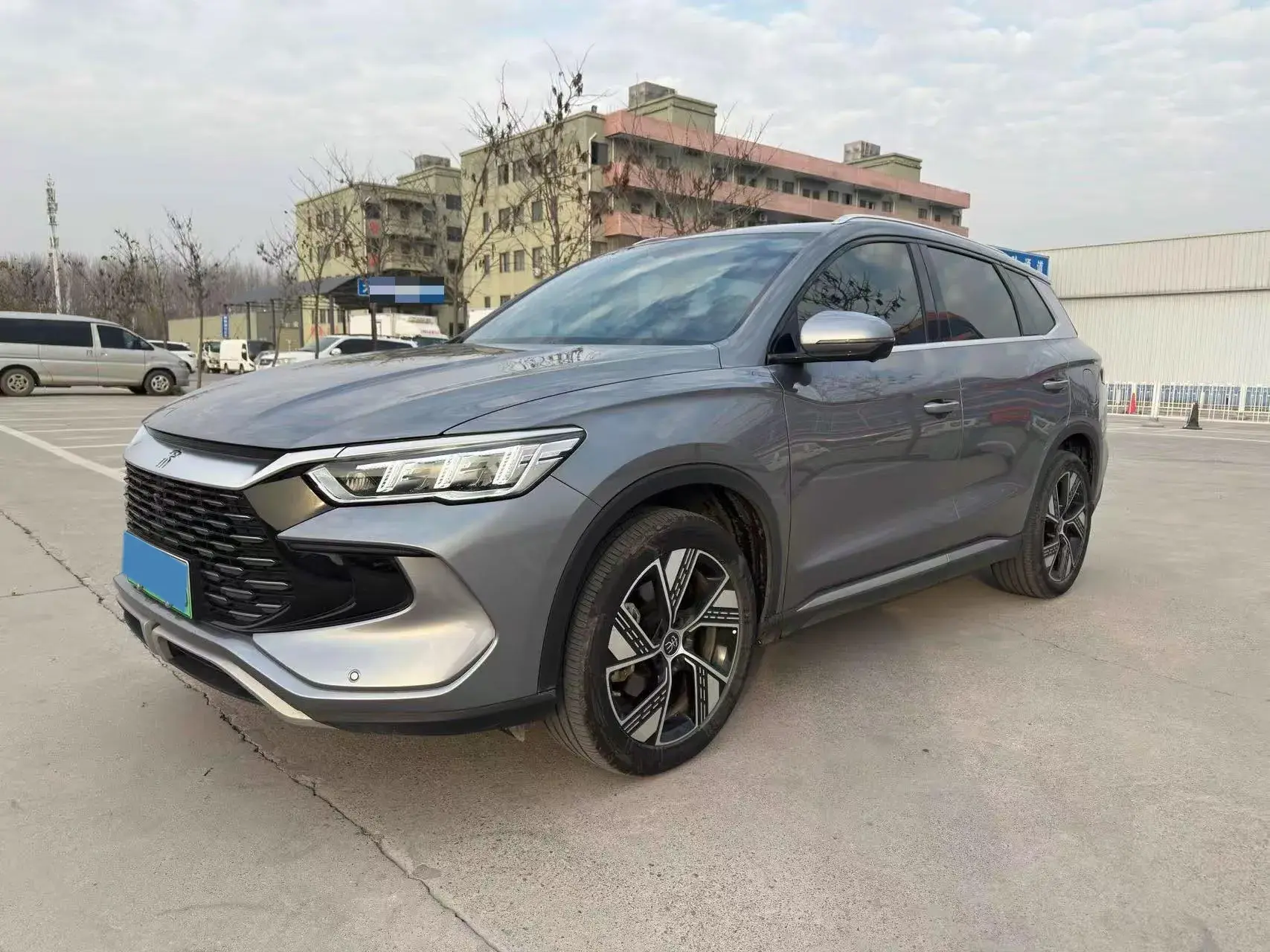 2023 BYD SONG view 1