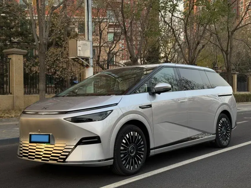 2025 Xpeng X9 BEV