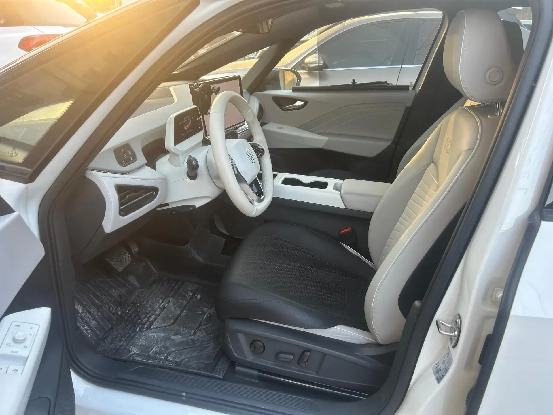 2025 VOLKSWAGEN ID.3 thumbnail 2