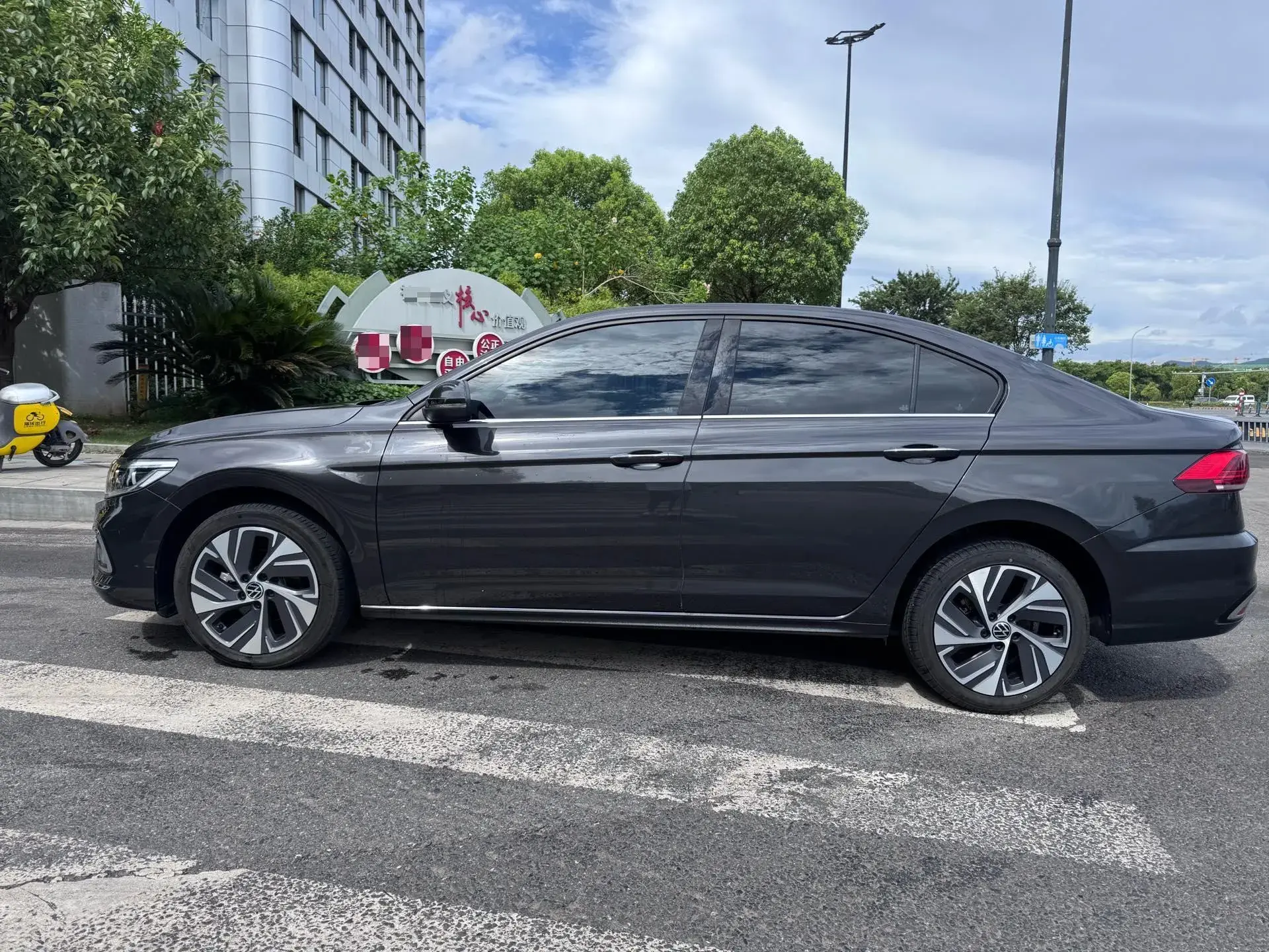 2023 VOLKSWAGEN BORA thumbnail 3