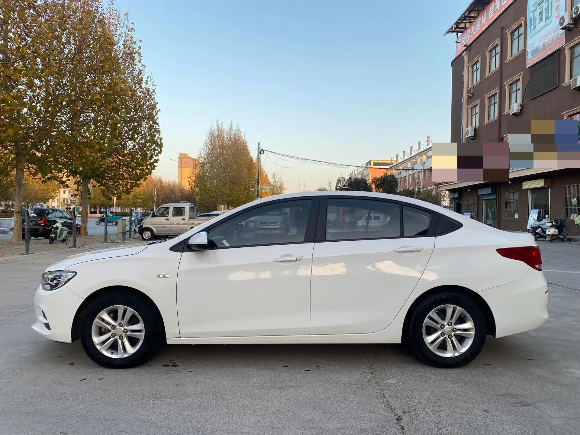 2019 CHEVROLET CAVALIER thumbnail 4