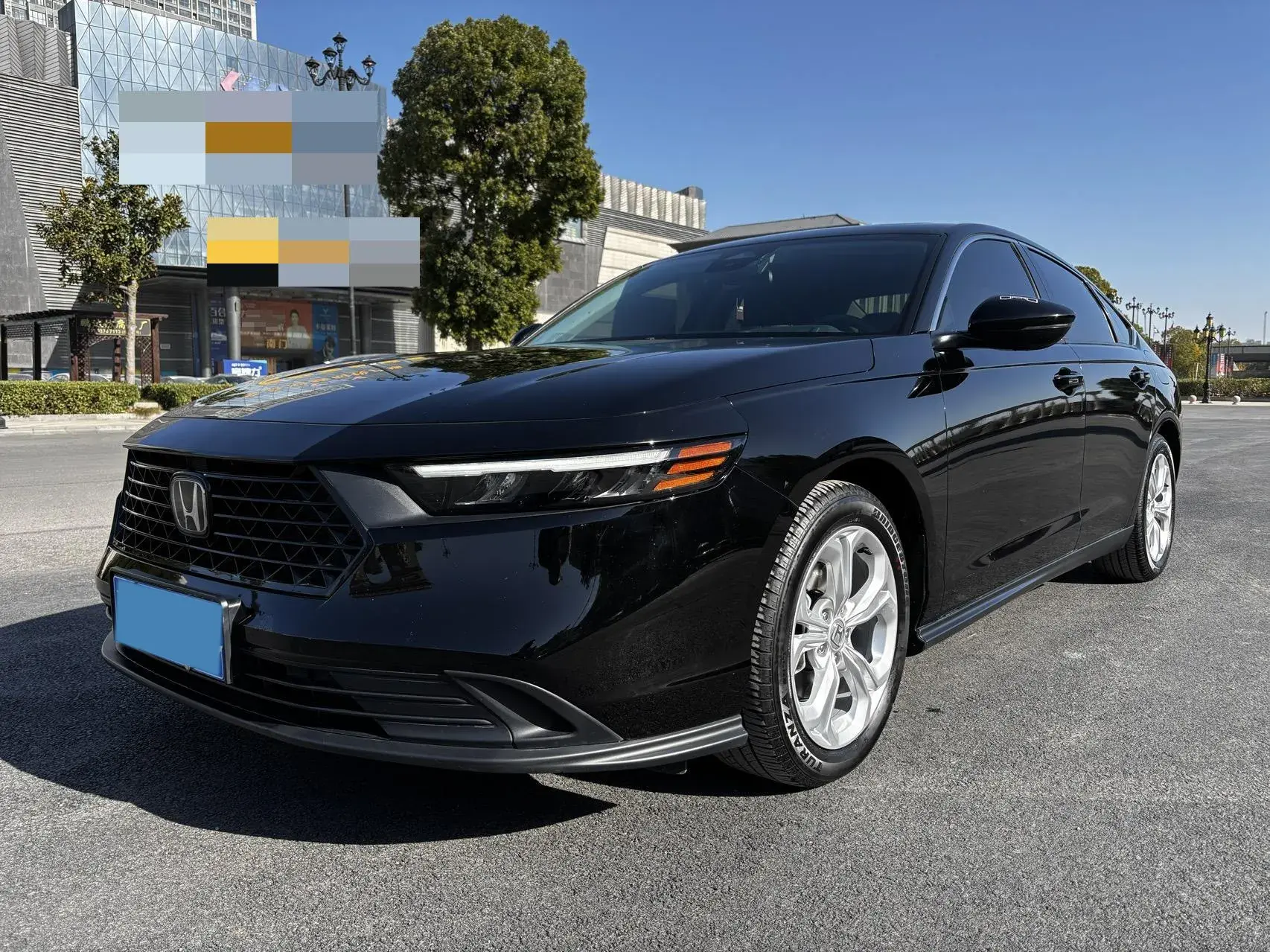 2023 HONDA ACCORD view 1