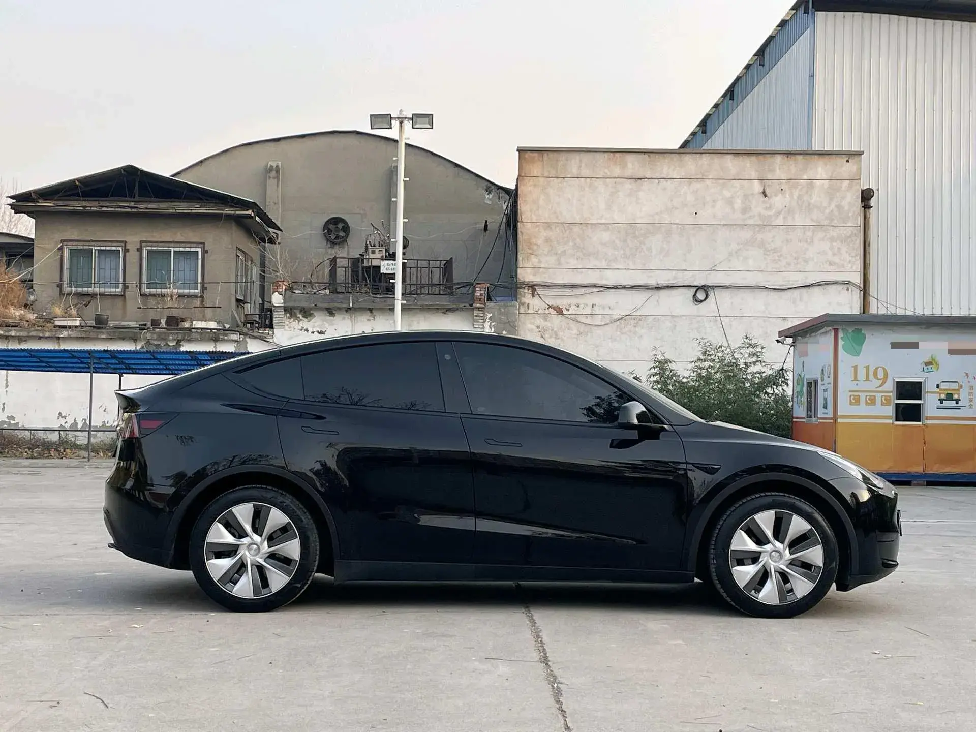 2022 TESLA MODEL thumbnail 4