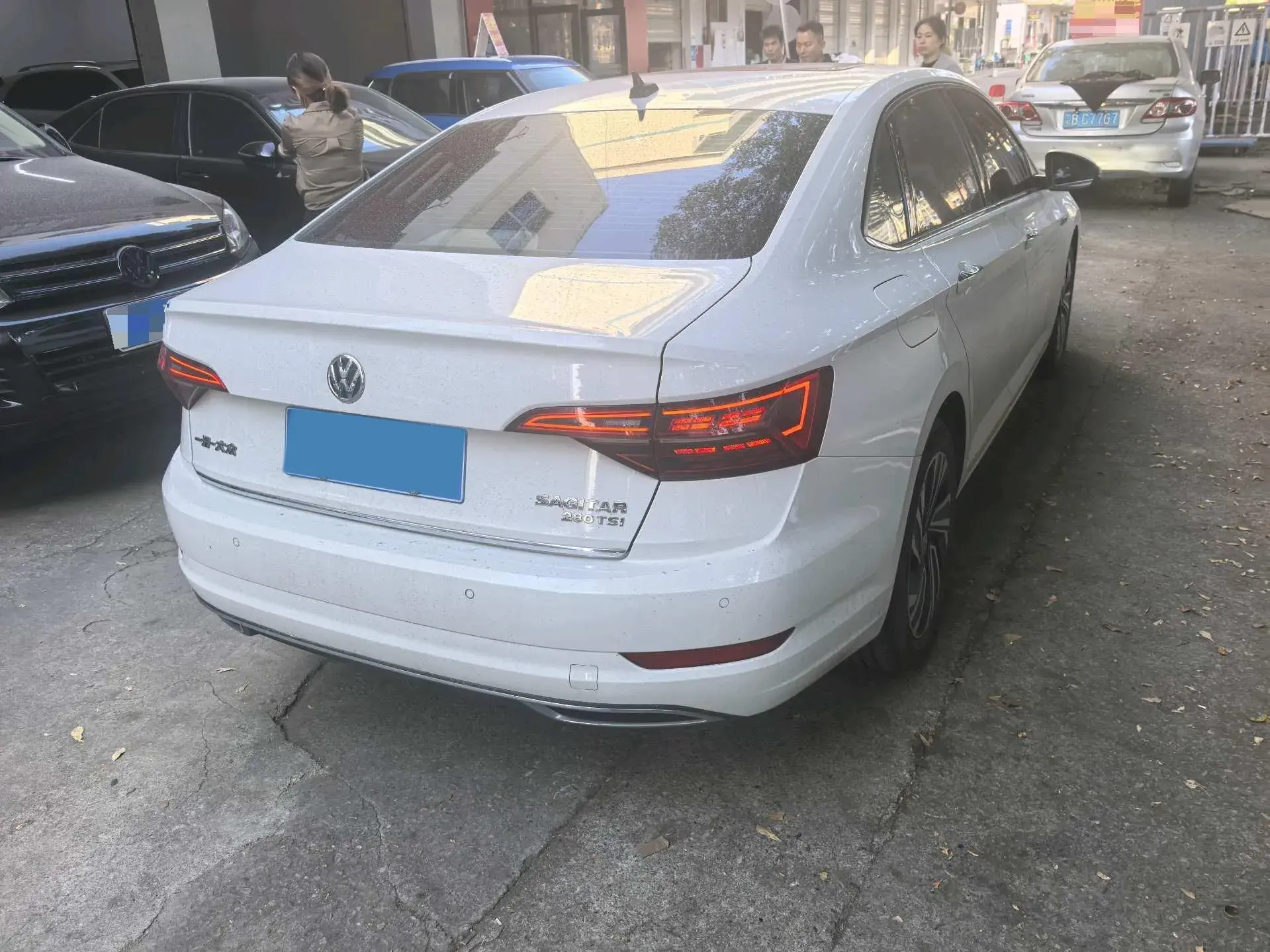 2021 VOLKSWAGEN SAGITAR thumbnail 2