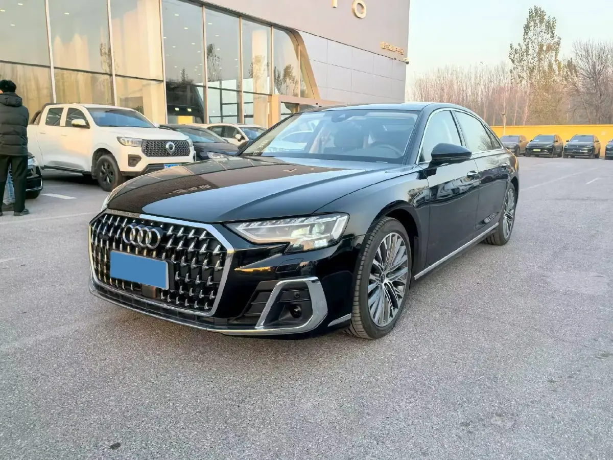 2025 Audi A8 3.0T 286HP V6 8AT