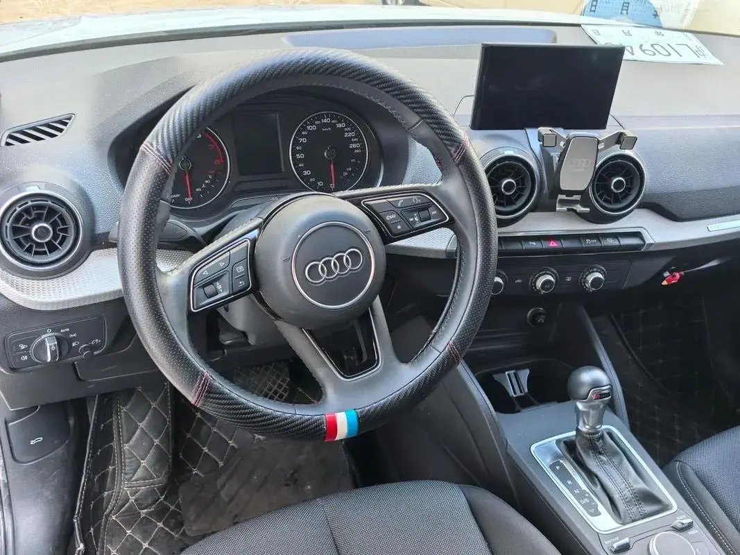 2020 AUDI Q2L thumbnail 4