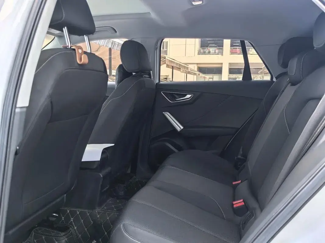 2020 AUDI Q2L thumbnail 3