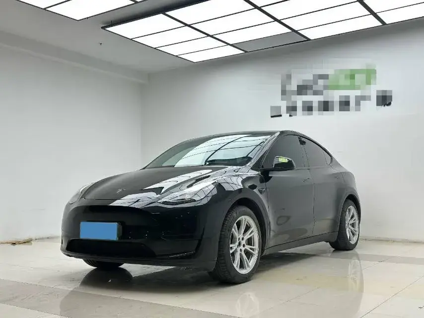 2022 TESLA MODEL view 1