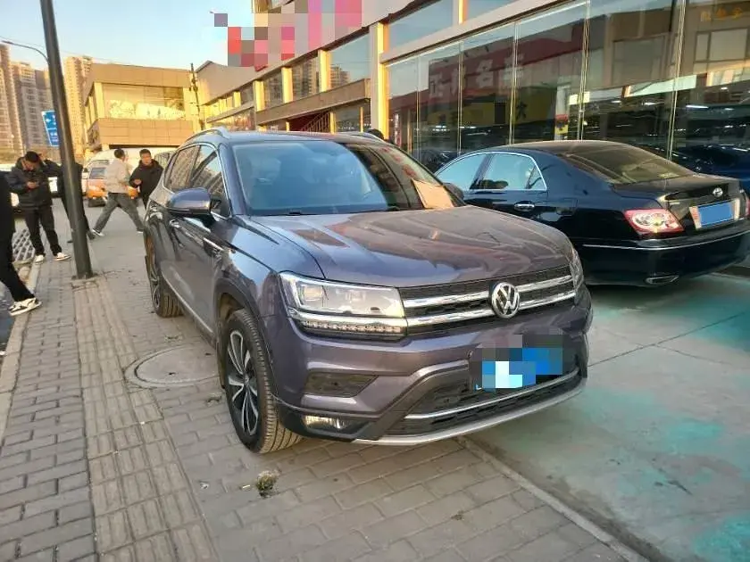 2019 VOLKSWAGEN THARU thumbnail 2