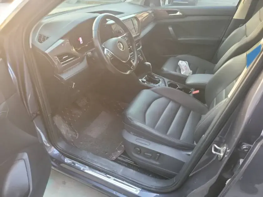 2019 VOLKSWAGEN THARU thumbnail 3