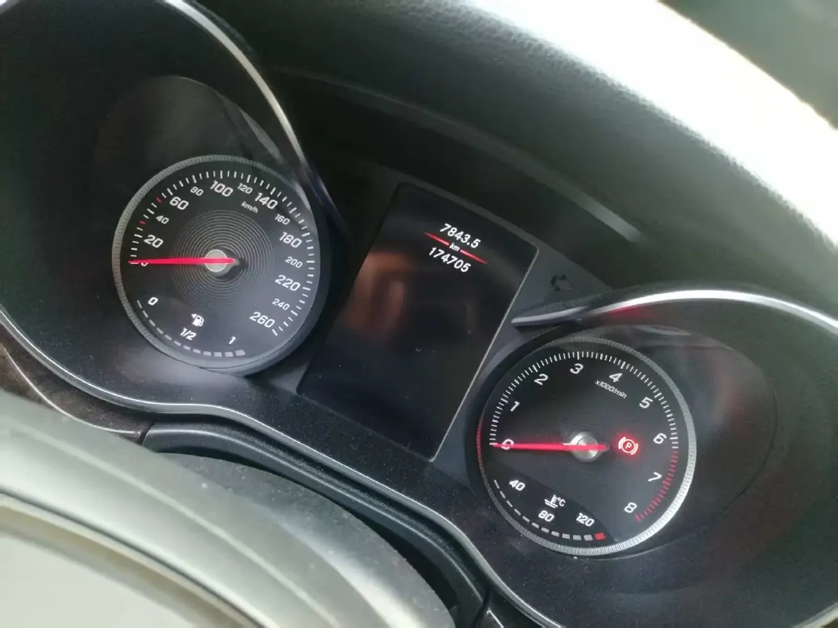 2018 Mercedes-Benz V Class 2.0T 211HP L4 7AT,autocango,china used car exporter,china ev exporter,chinese used car exporter,chinese used ev exporter