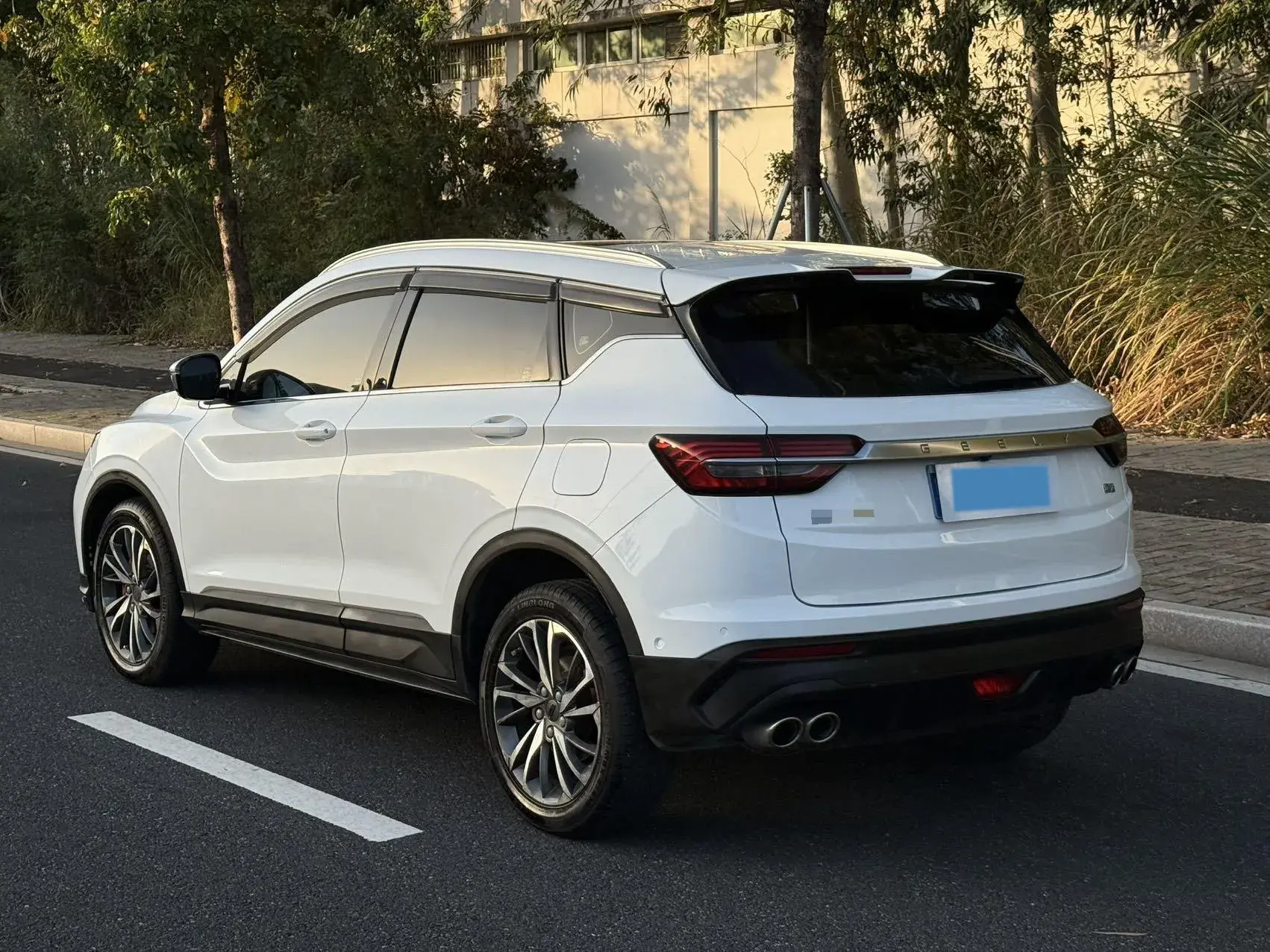 2019 GEELY COOLRAY thumbnail 3