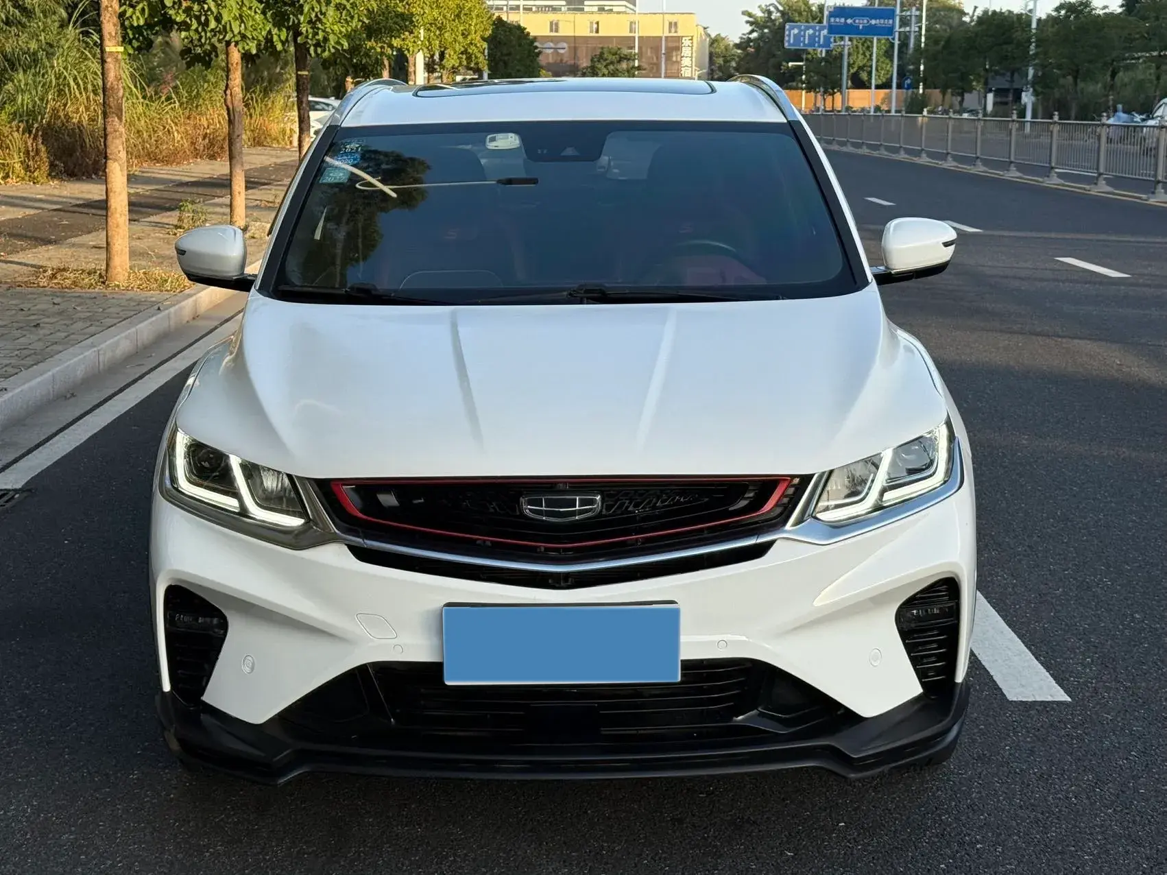 2019 GEELY COOLRAY thumbnail 2