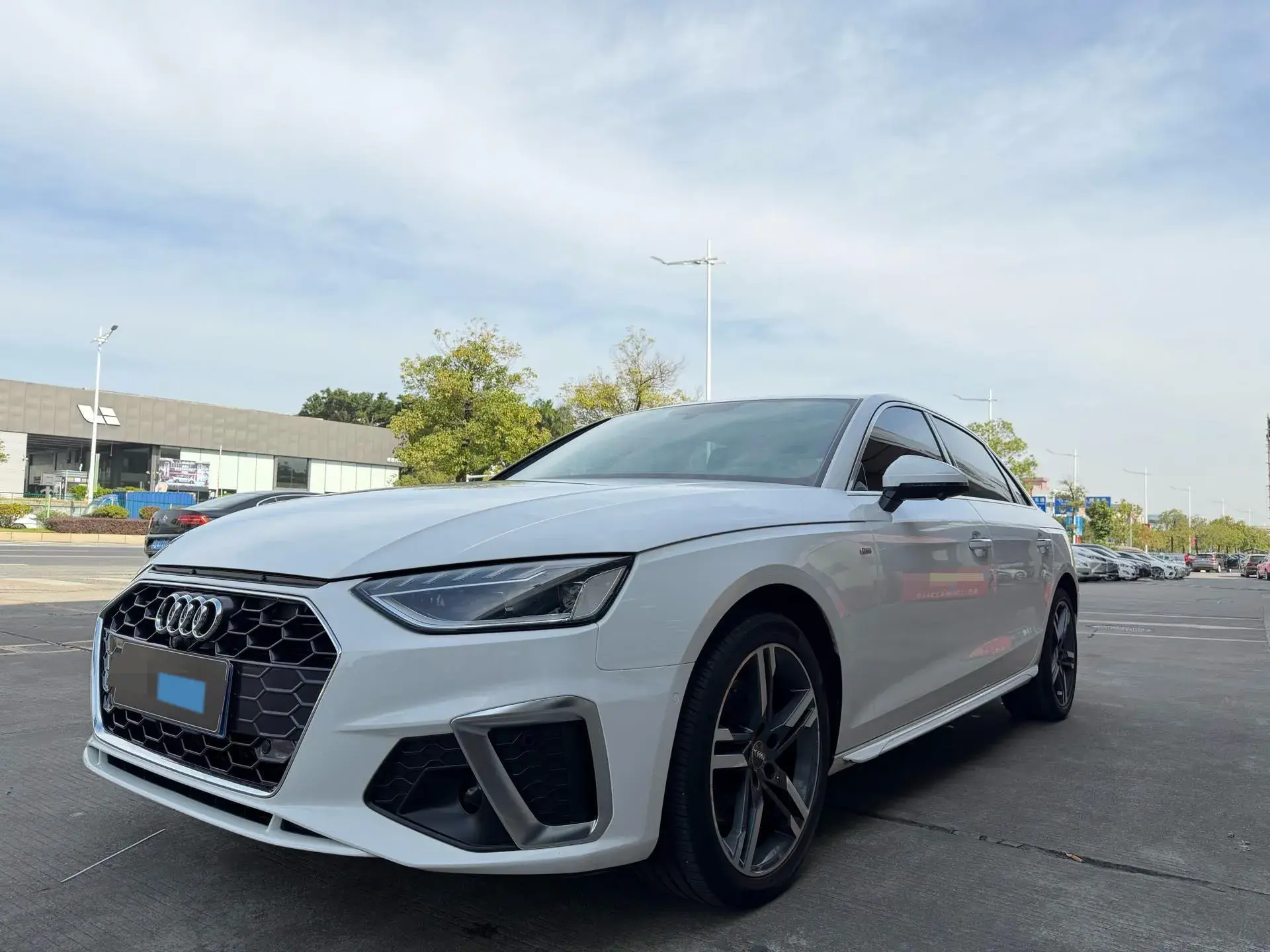 2020 AUDI A4L view 1