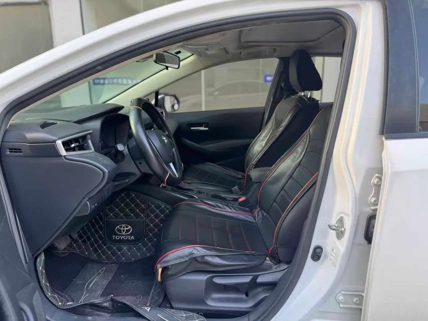 2021 TOYOTA COROLLA thumbnail 4