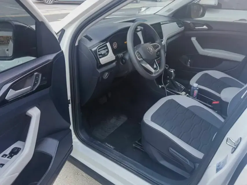 2023 VOLKSWAGEN THARU thumbnail 3