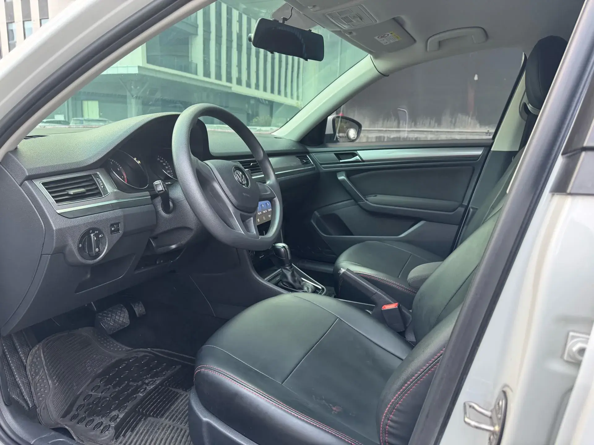 2019 VOLKSWAGEN BORA thumbnail 4