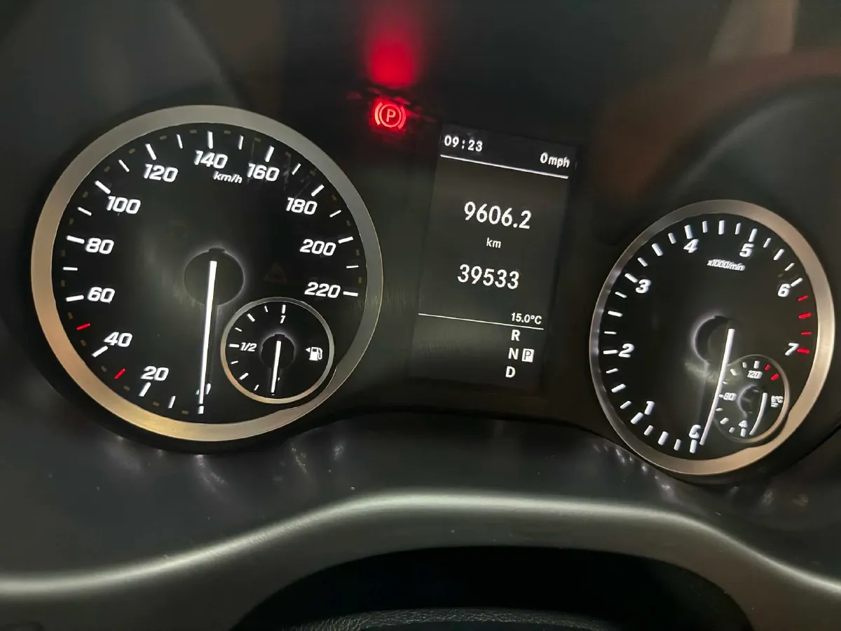 2023 Mercedes-Benz Vito 2.0T 211HP L4 9AT,autocango,china used car exporter,china ev exporter,chinese used car exporter,chinese used ev exporter