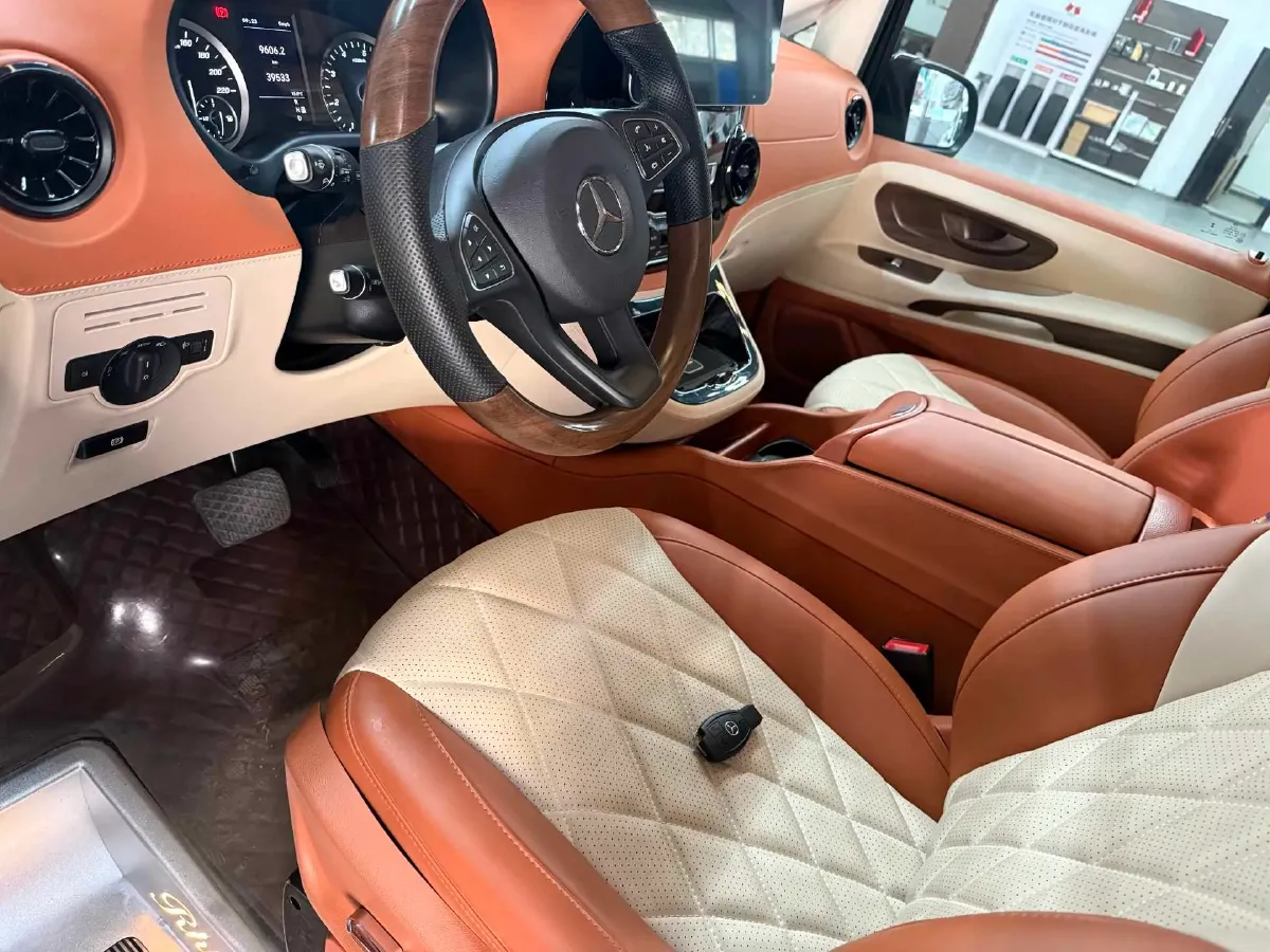 2023 Mercedes-Benz Vito 2.0T 211HP L4 9AT,autocango,china used car exporter,china ev exporter,chinese used car exporter,chinese used ev exporter