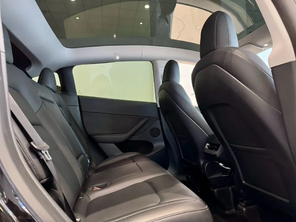 2022 Tesla Model Y BEV 60KWH,autocango,china used car exporter,china ev exporter,chinese used car exporter,chinese used ev exporter