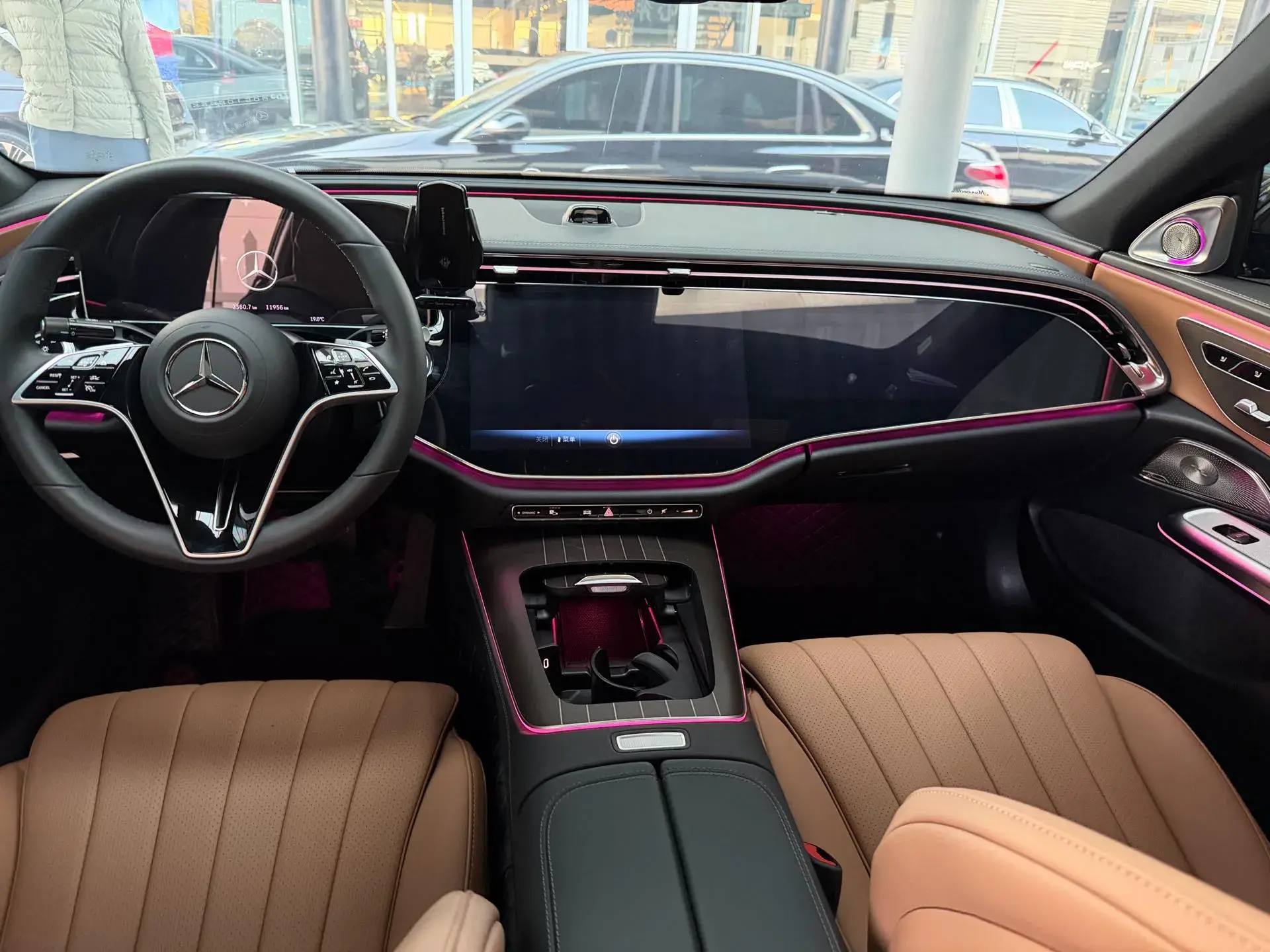 2025 MERCEDES-BENZ E thumbnail 4